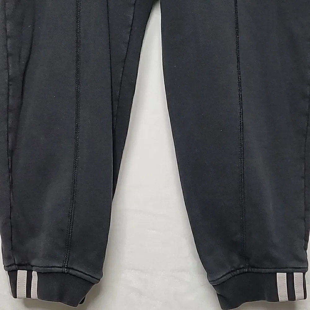 adidas Joggers Size Small‎